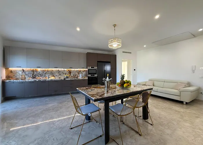 Amira Star Luxury Penthouse Tropea