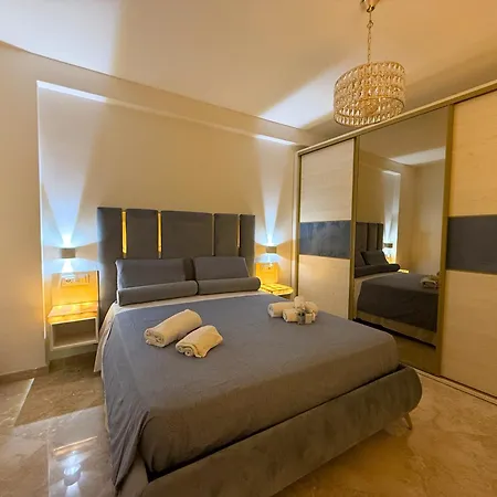 דירה Amira Star Luxury Penthouse טרופאה