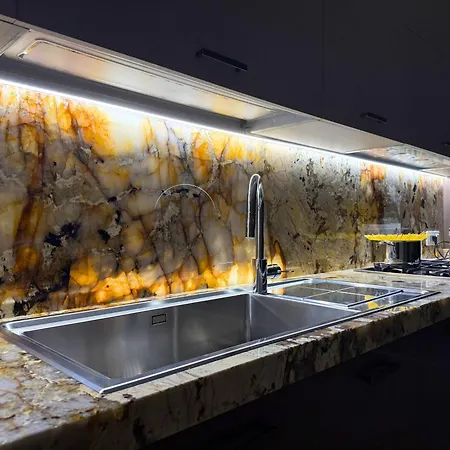 Amira Star Luxury Penthouse تروبيا